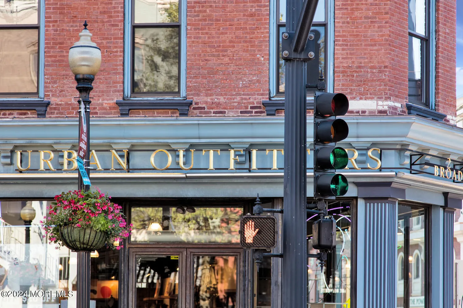 Red Bank, New Jersey 07701, United States, 2 Bedrooms Bedrooms, ,3 BathroomsBathrooms,Residential,Active,42136