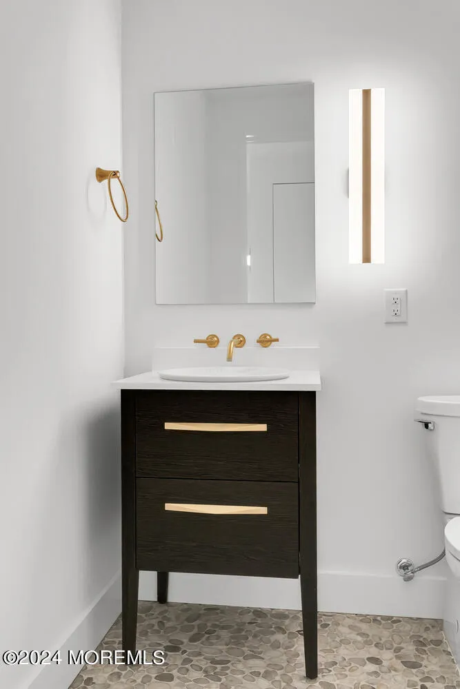 Red Bank, New Jersey 07701, United States, 2 Bedrooms Bedrooms, ,3 BathroomsBathrooms,Residential,Active,42136