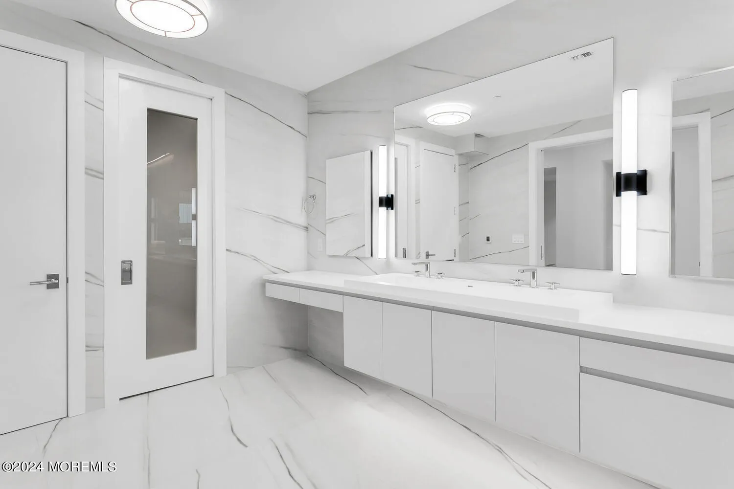 Red Bank, New Jersey 07701, United States, 2 Bedrooms Bedrooms, ,3 BathroomsBathrooms,Residential,Active,42136