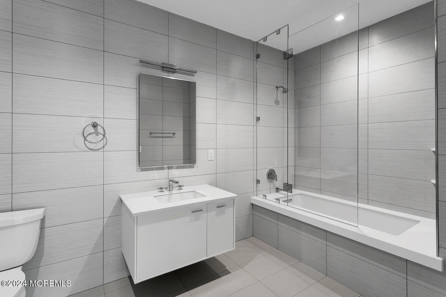 Red Bank, New Jersey 07701, United States, 2 Bedrooms Bedrooms, ,3 BathroomsBathrooms,Residential,Active,42136