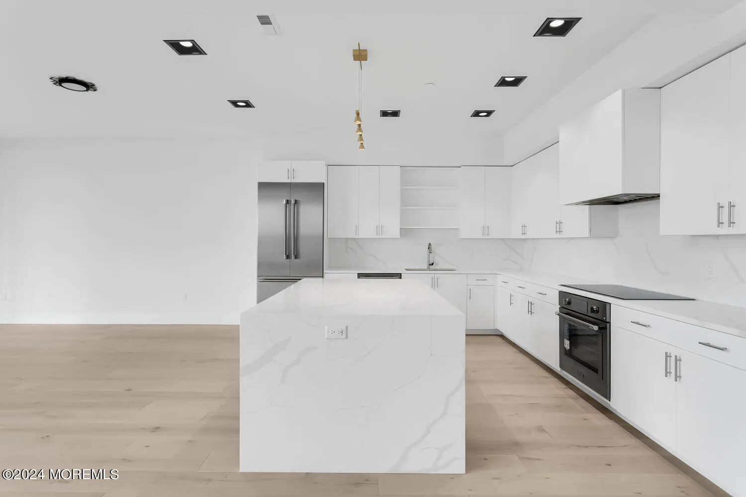 Red Bank, New Jersey 07701, United States, 2 Bedrooms Bedrooms, ,3 BathroomsBathrooms,Residential,Active,42136