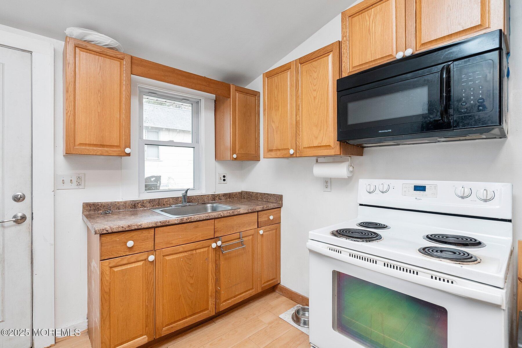330 Morris Boulevard, Toms River, New Jersey image 10