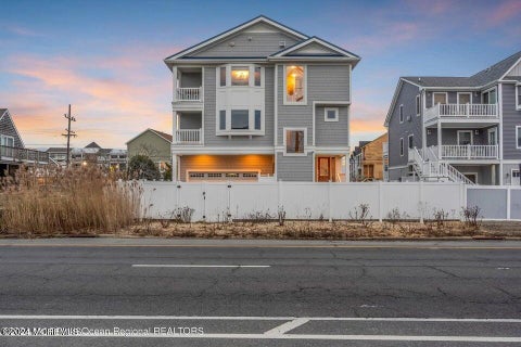 Homes For Rent - 443 N Highway 35<br/> Mantoloking, NJ 08738
