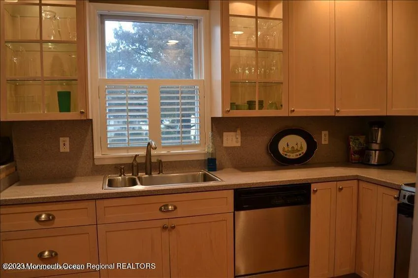 Belmar, New Jersey 07719, United States, 3 Bedrooms Bedrooms, ,2 BathroomsBathrooms,Residential,Active,187924