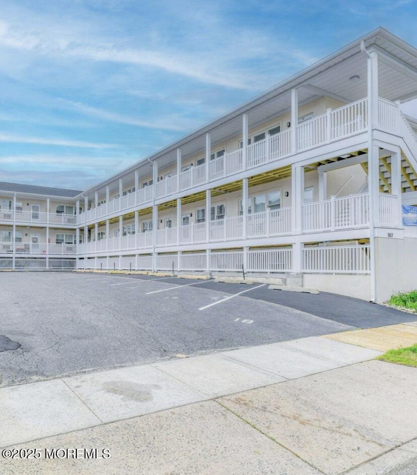 109 Mccabe Avenue 307