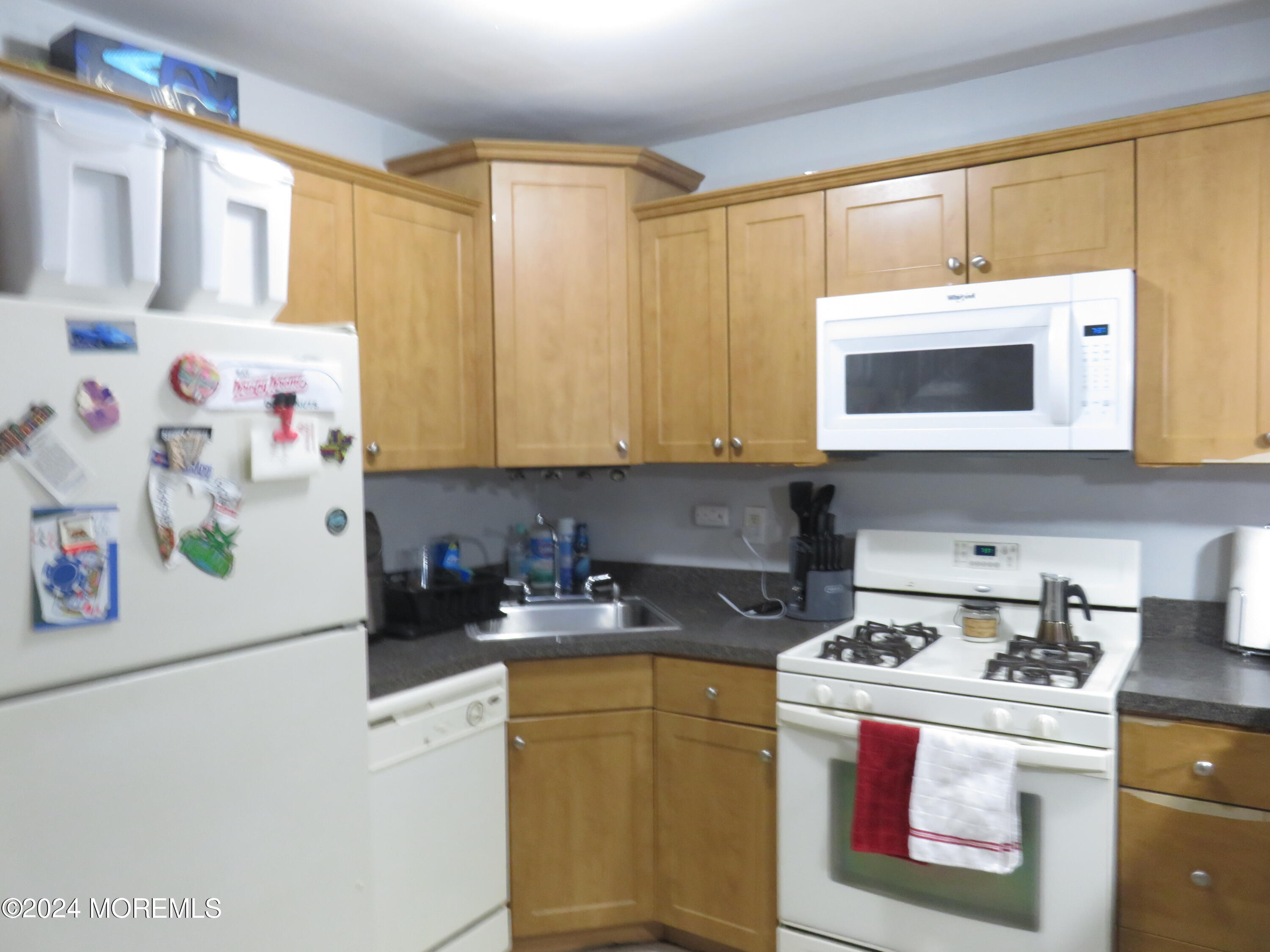 826 W Grand Street #1J, Elizabeth, New Jersey image 4