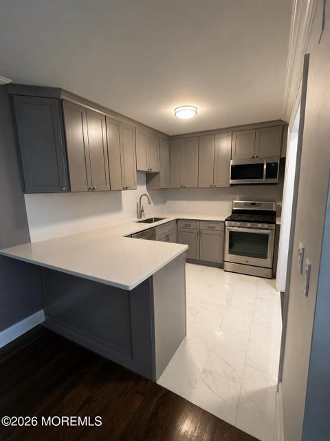Condo For Rent - 915 Cricket Lane<br/> Woodbridge, NJ 07095