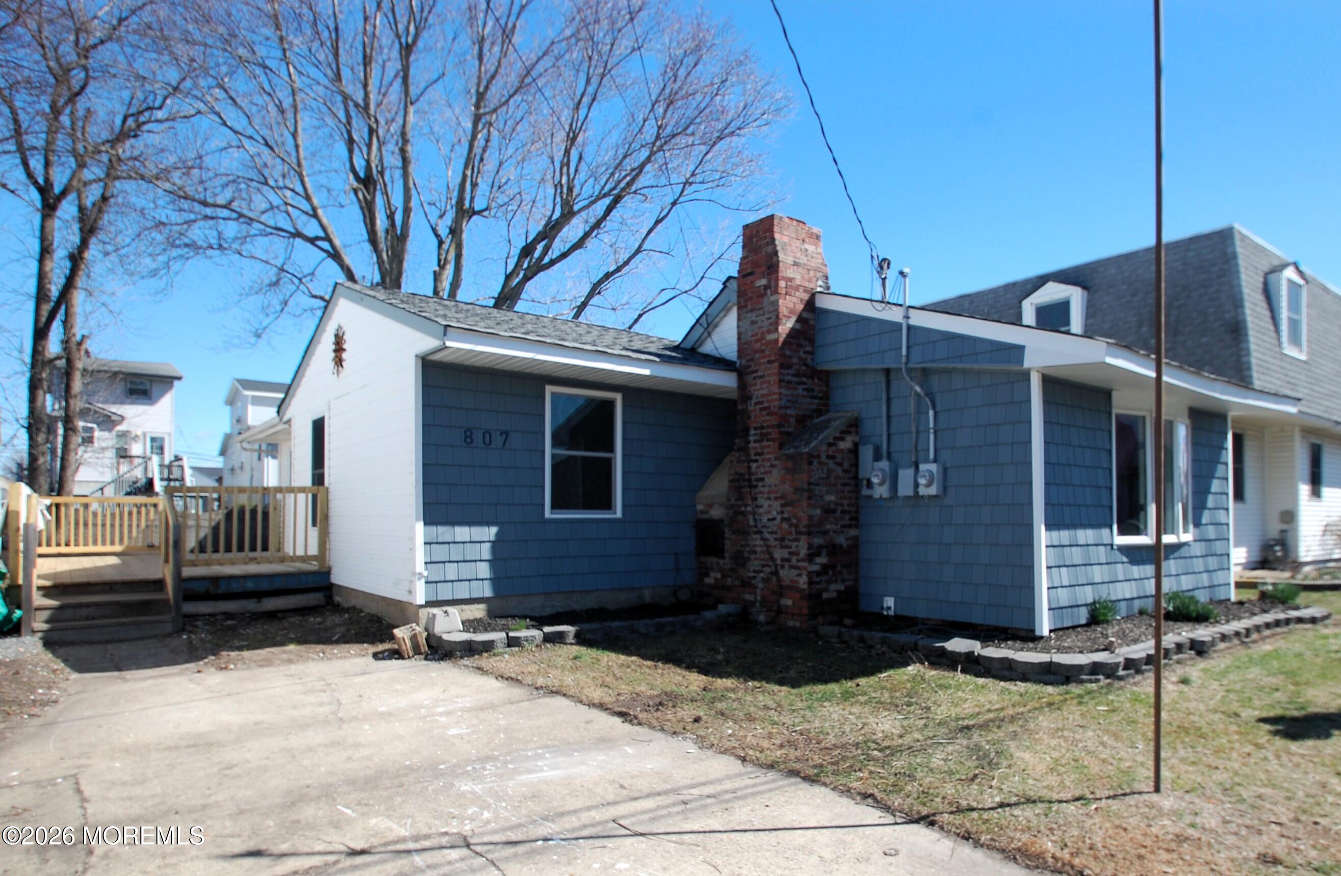 807 6th Street A & B