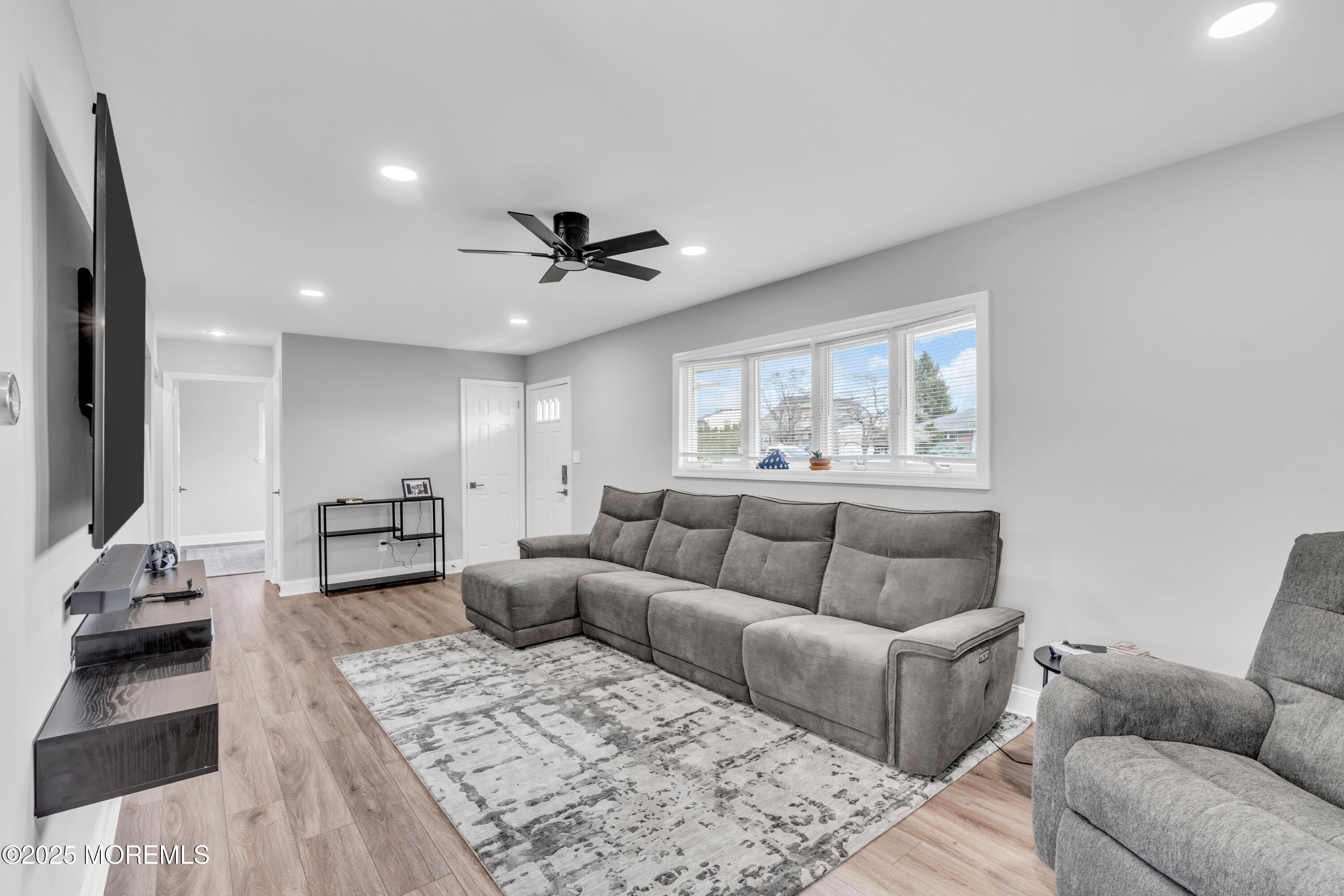 27 Koenig Lane, Freehold, New Jersey image 7