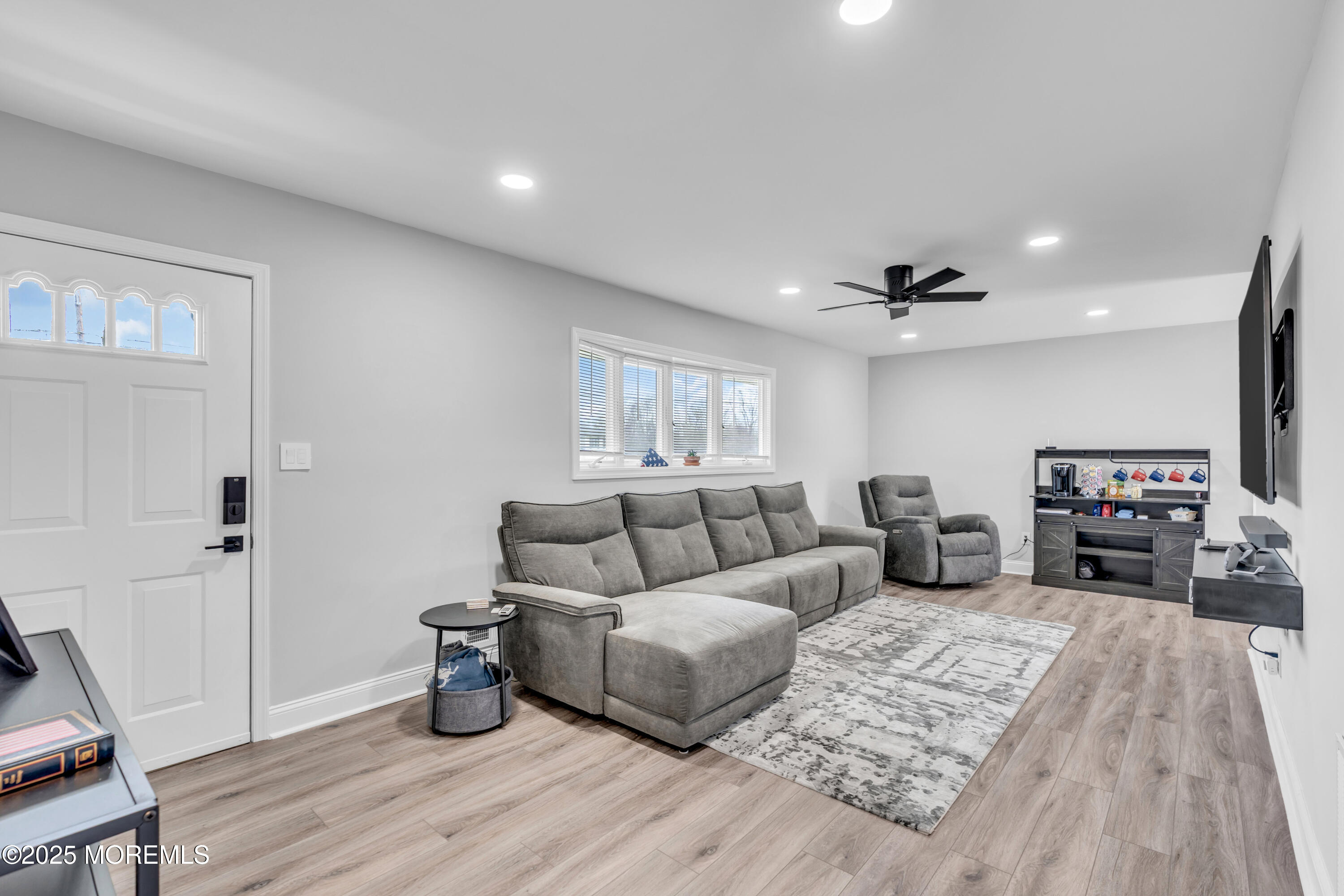 27 Koenig Lane, Freehold, New Jersey image 6