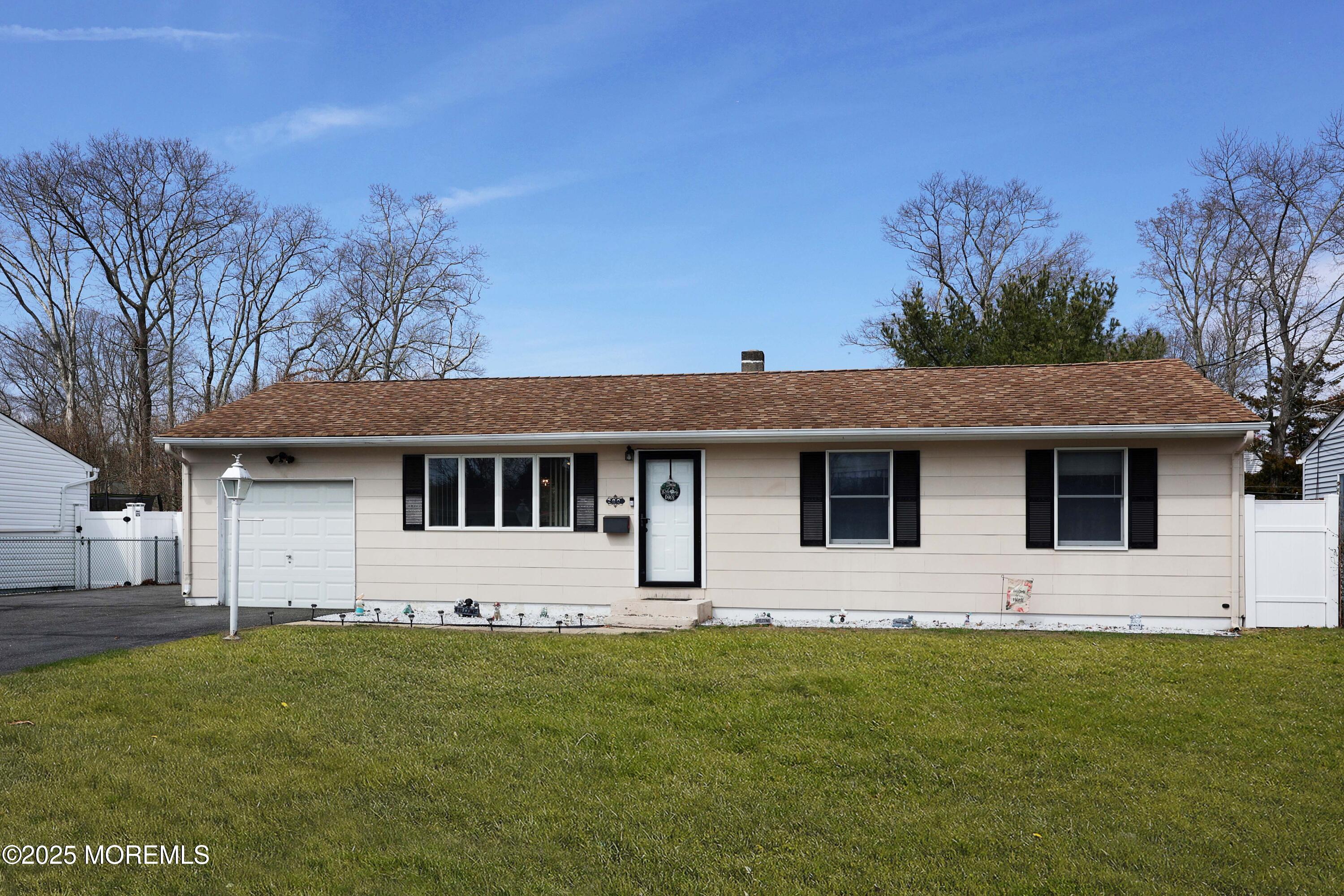 280 Sky Manor Boulevard, Brick, New Jersey image 3