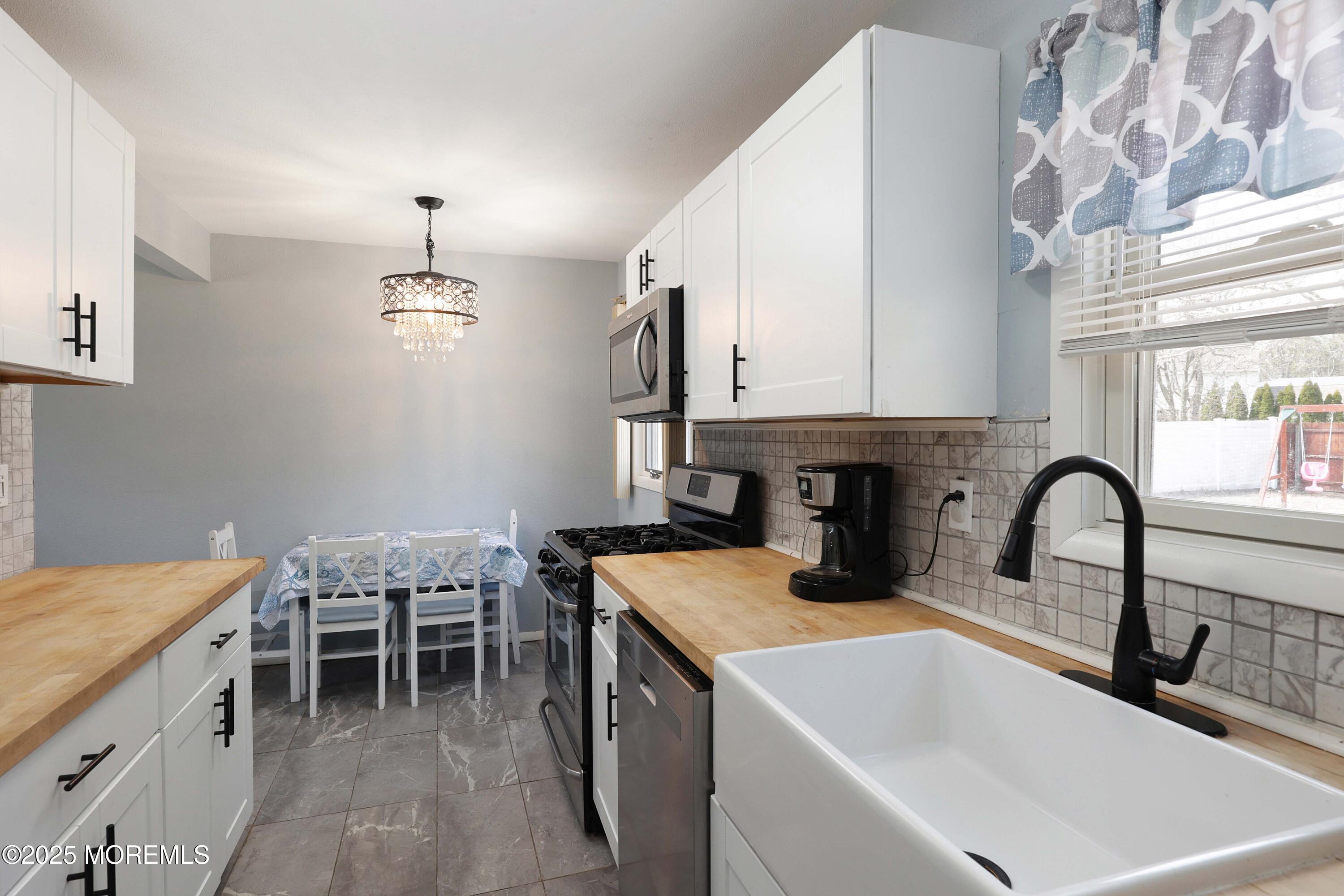280 Sky Manor Boulevard, Brick, New Jersey image 13