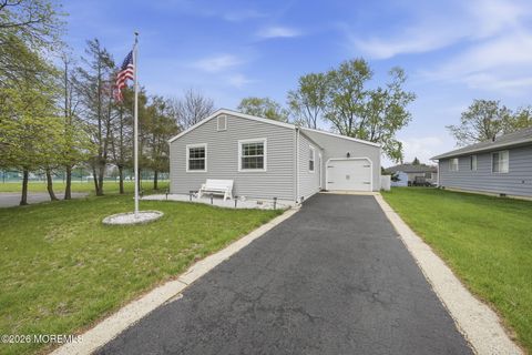 Photo of 14 Picasso Court, Toms River, NJ 08757 (MLS # 22611410)