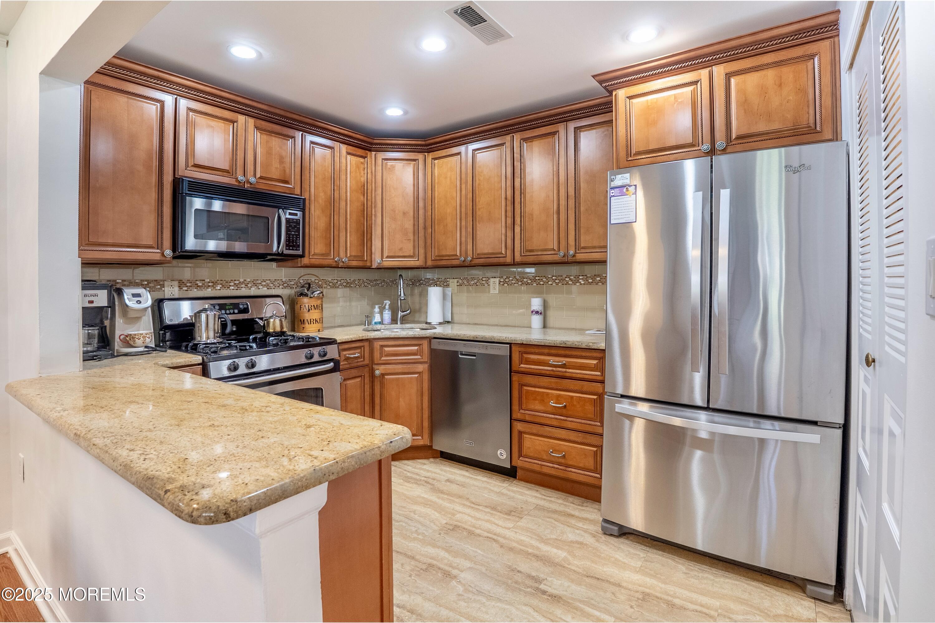 18 Snowburry Court, Red Bank, New Jersey image 6
