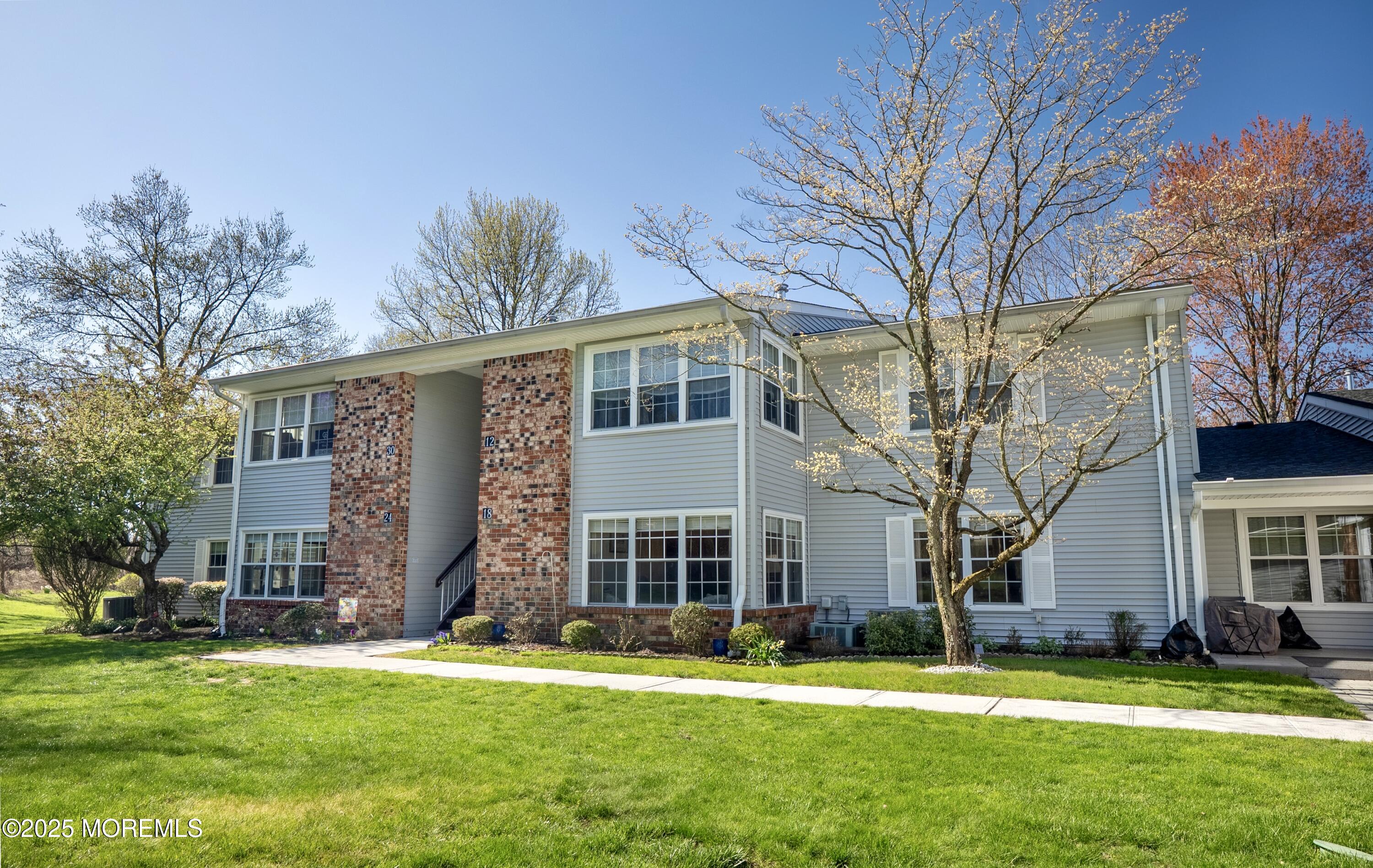 18 Snowburry Court, Red Bank, New Jersey image 1