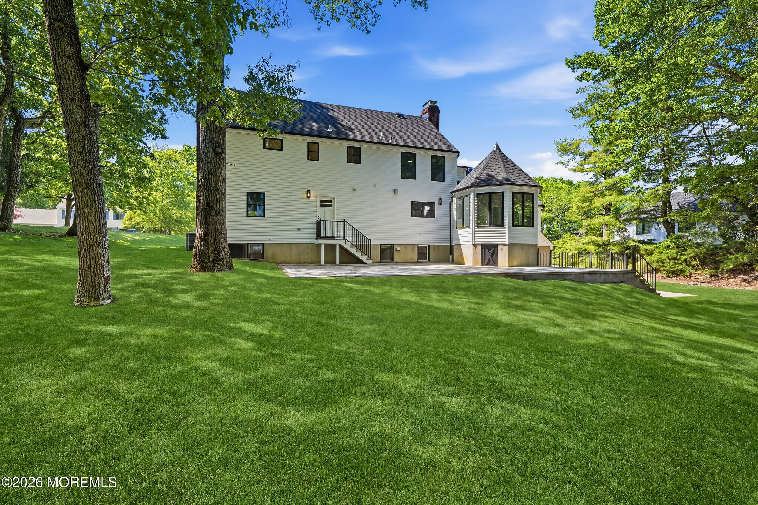 7 Pilgrim Hollow Road