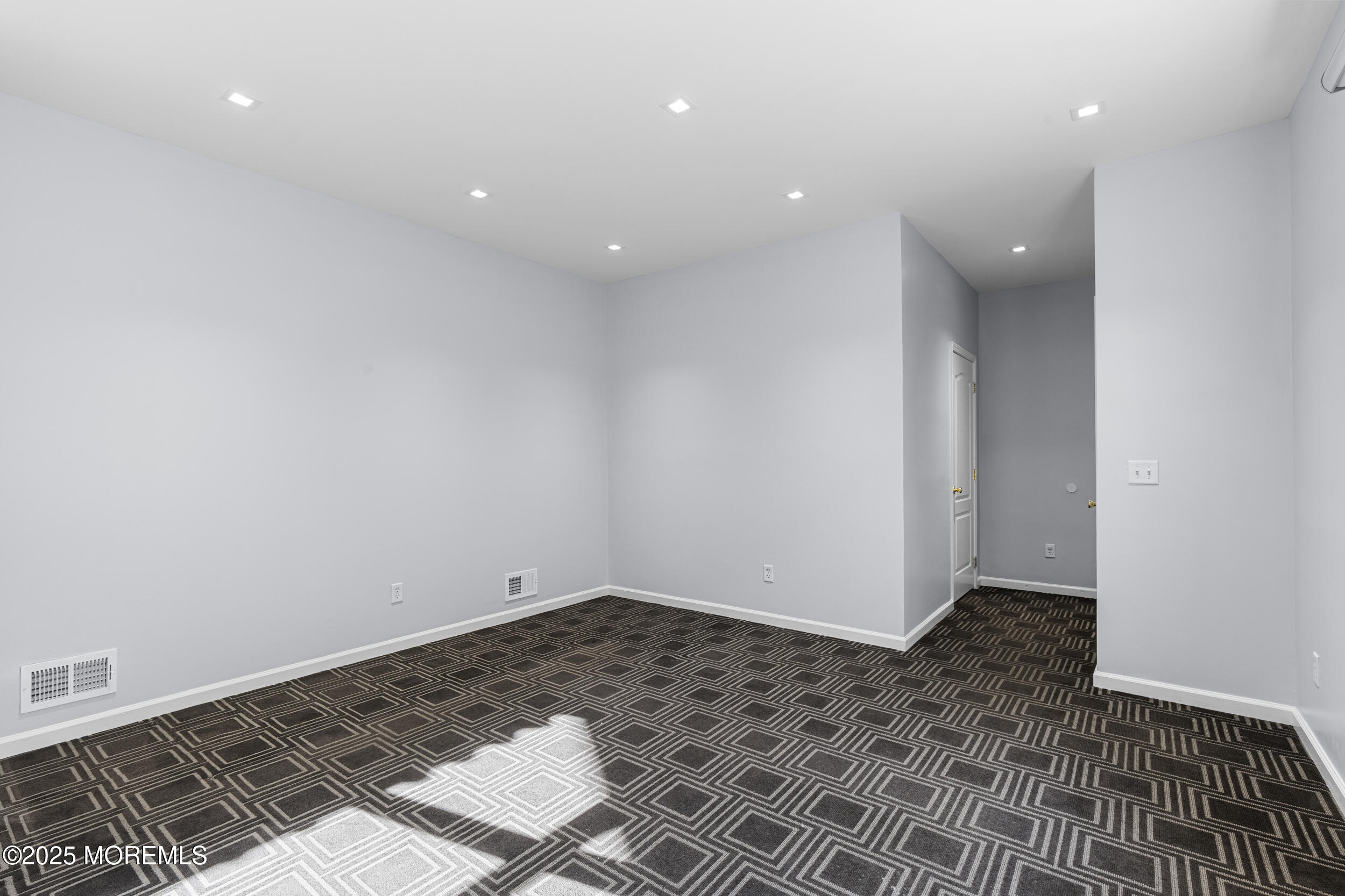 13 Sequoia Drive, Lakewood, New Jersey image 18