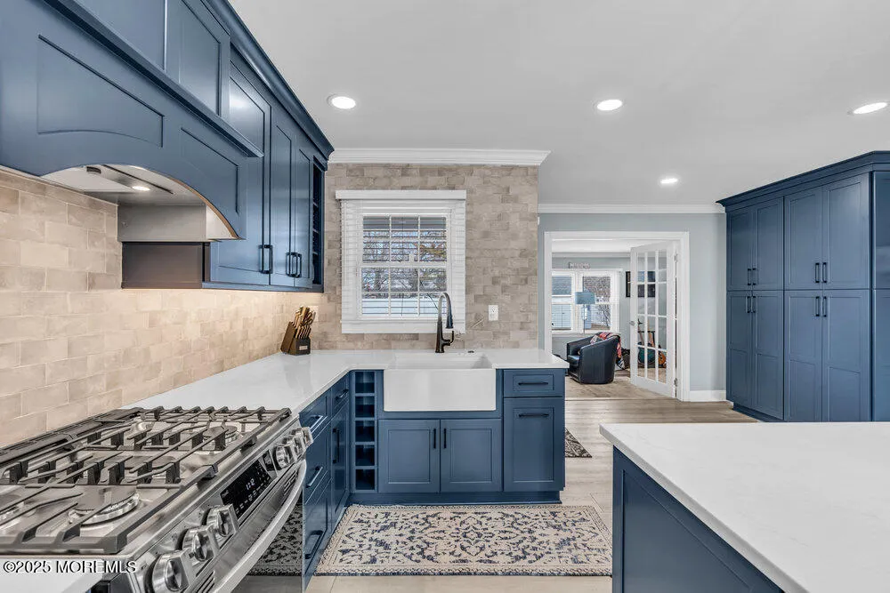 Eatontown, New Jersey 07724, United States, 3 Bedrooms Bedrooms, ,3 BathroomsBathrooms,Residential,Pending,4542