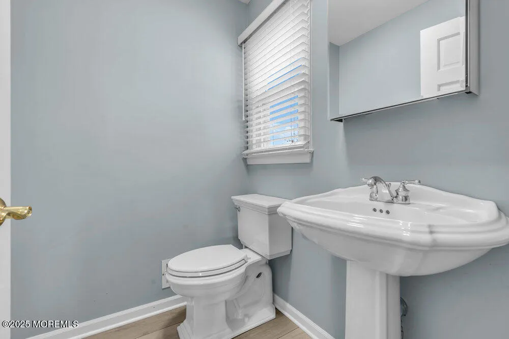 Eatontown, New Jersey 07724, United States, 3 Bedrooms Bedrooms, ,3 BathroomsBathrooms,Residential,Pending,4542