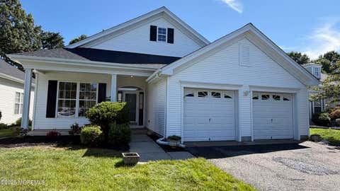 Homes For Sale - 42 Greenways Lane<br/> Lakewood, NJ 08701