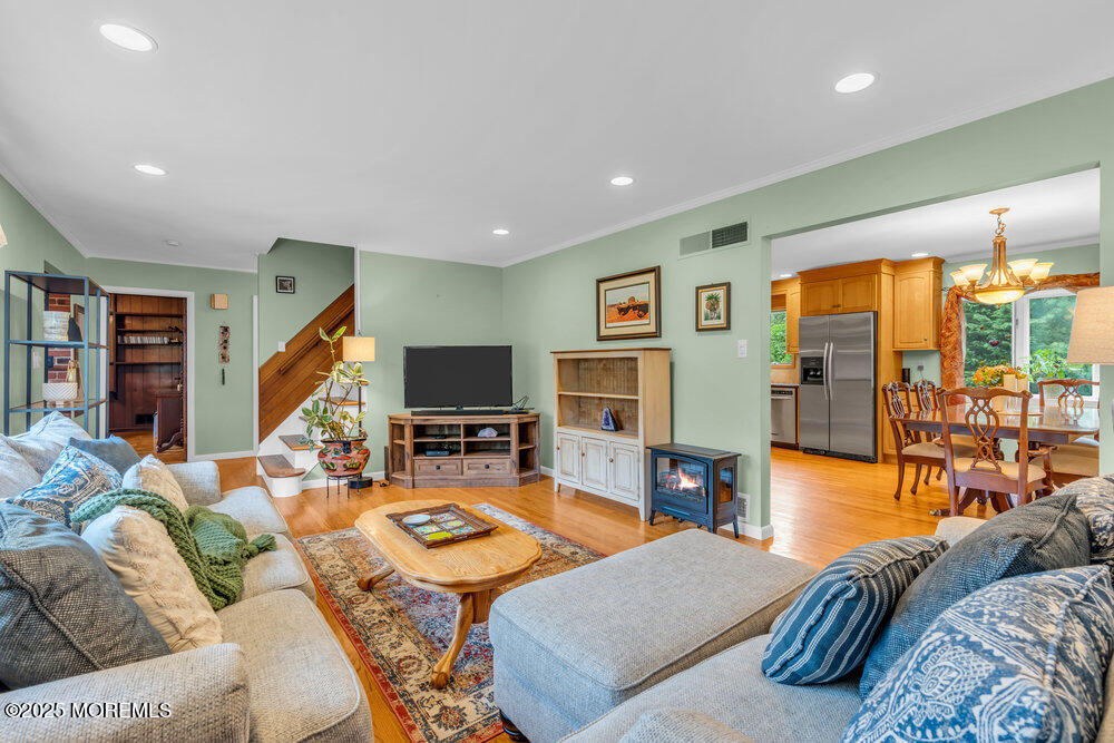 863 Holmdel Road, Holmdel, New Jersey image 18