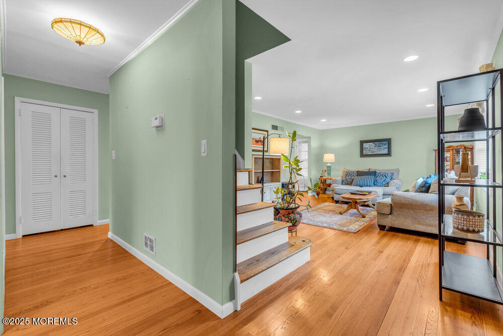 863 Holmdel Road, Holmdel, New Jersey image 17