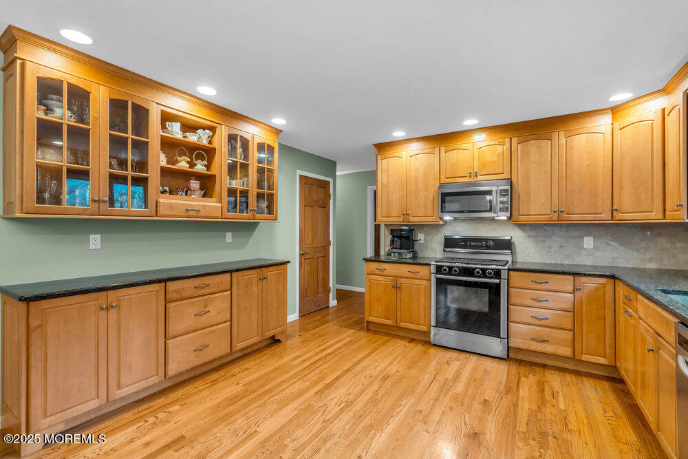863 Holmdel Road, Holmdel, New Jersey image 26