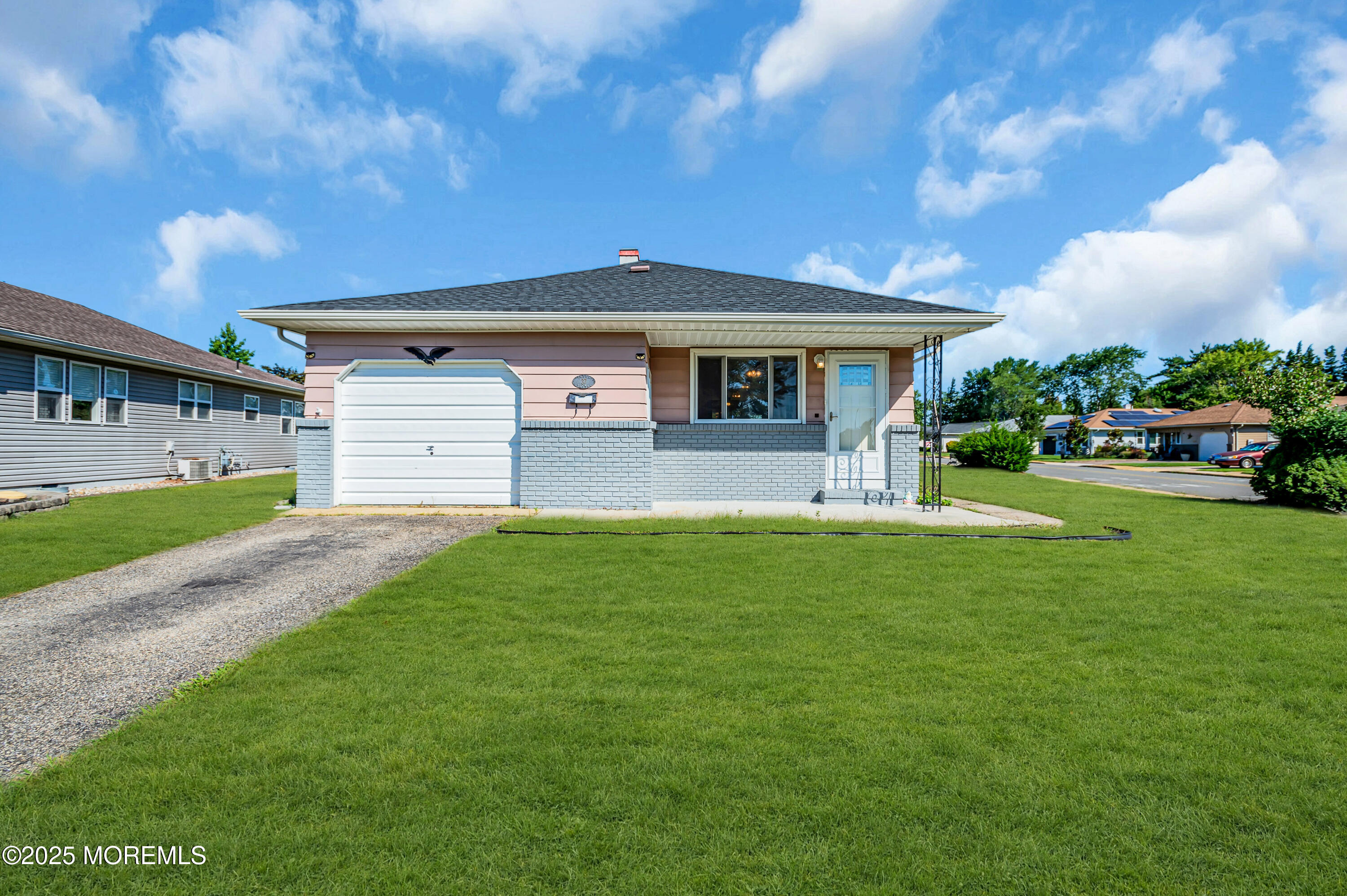 37 Oranjestad Street