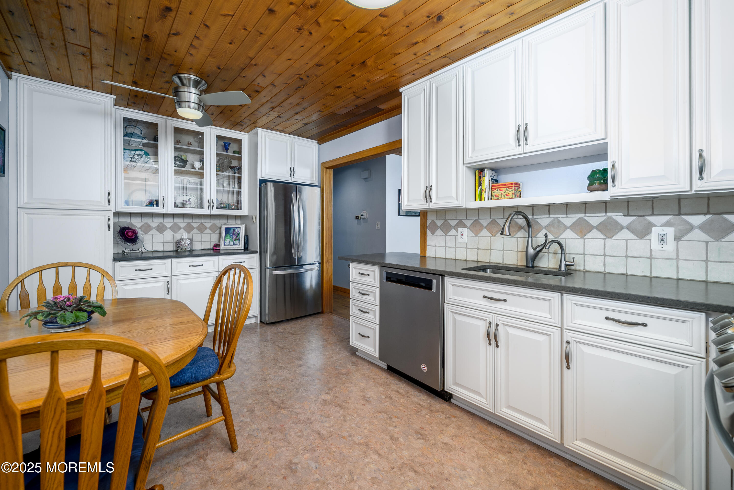 5 Darien Circle, Howell, New Jersey image 8