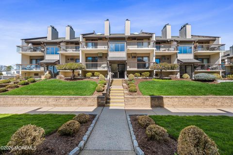 Photo of 806 W Ridge Mews #806, Wood Ridge, NJ 07075 (MLS # 22610836)