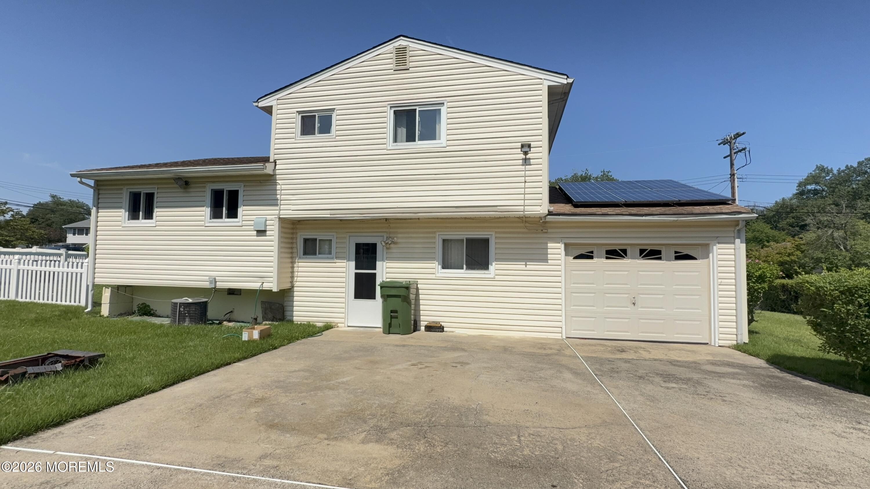 103 Iris Drive - Photo 3