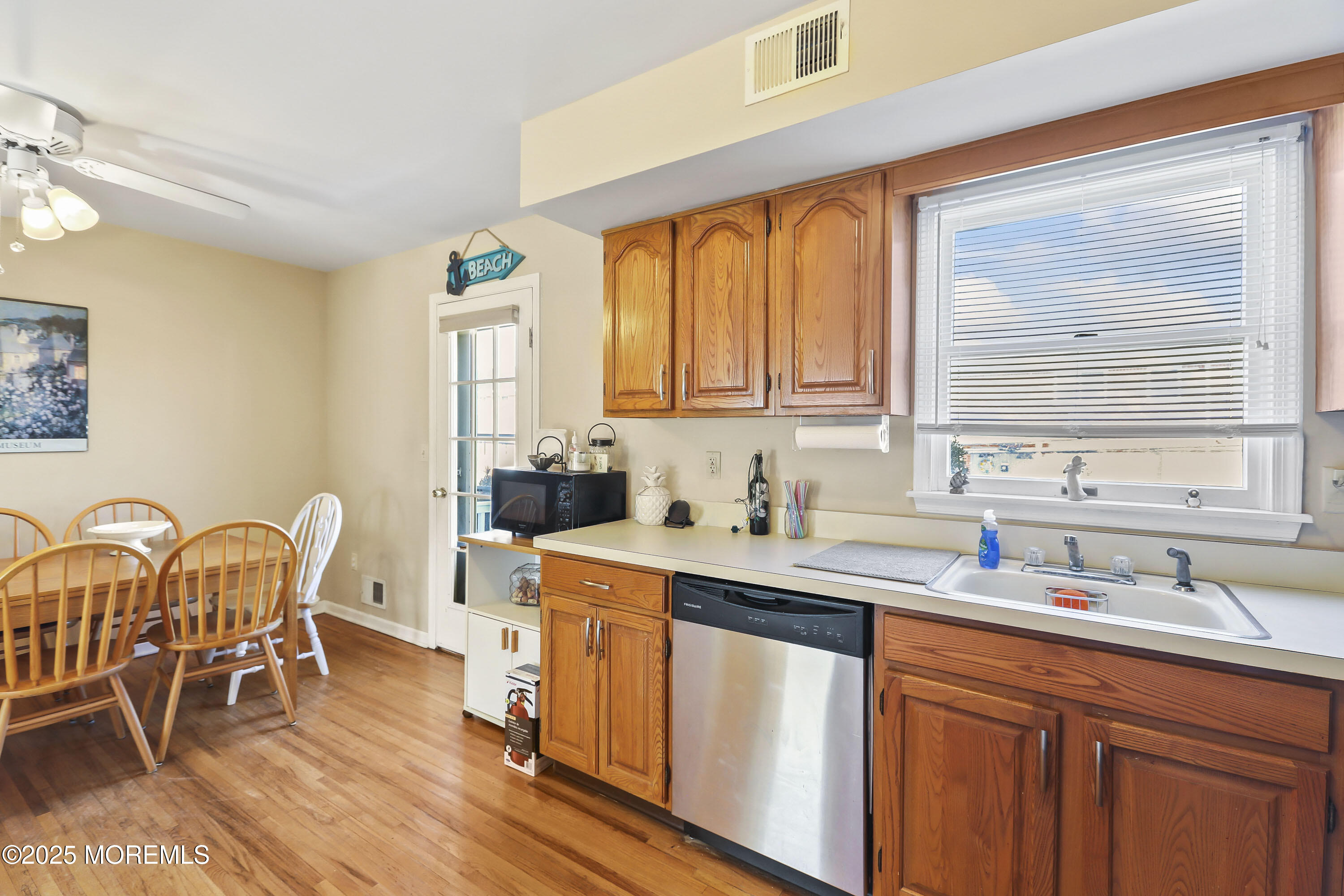 1001 Central Avenue 5