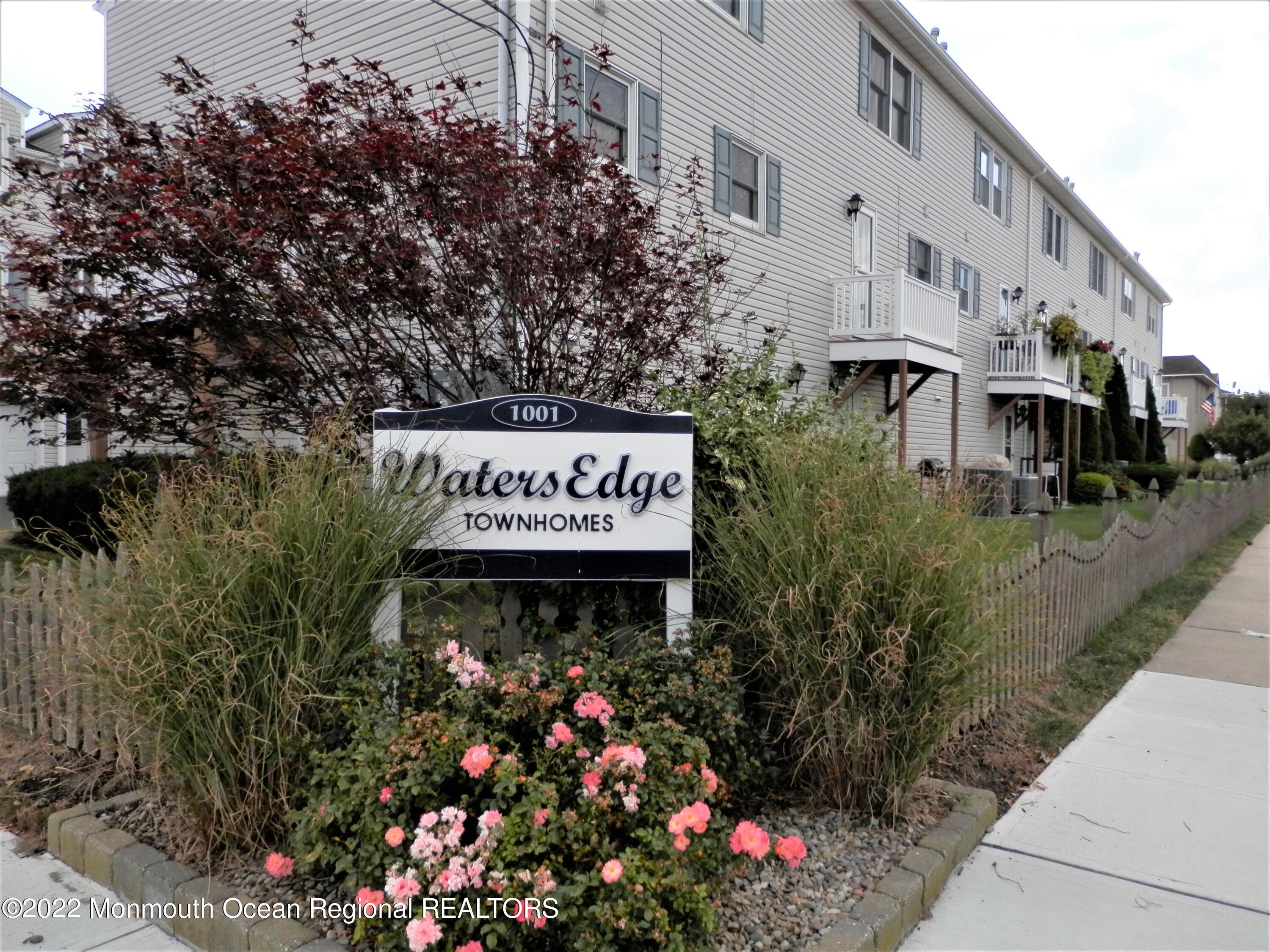 1001 Central Avenue 5