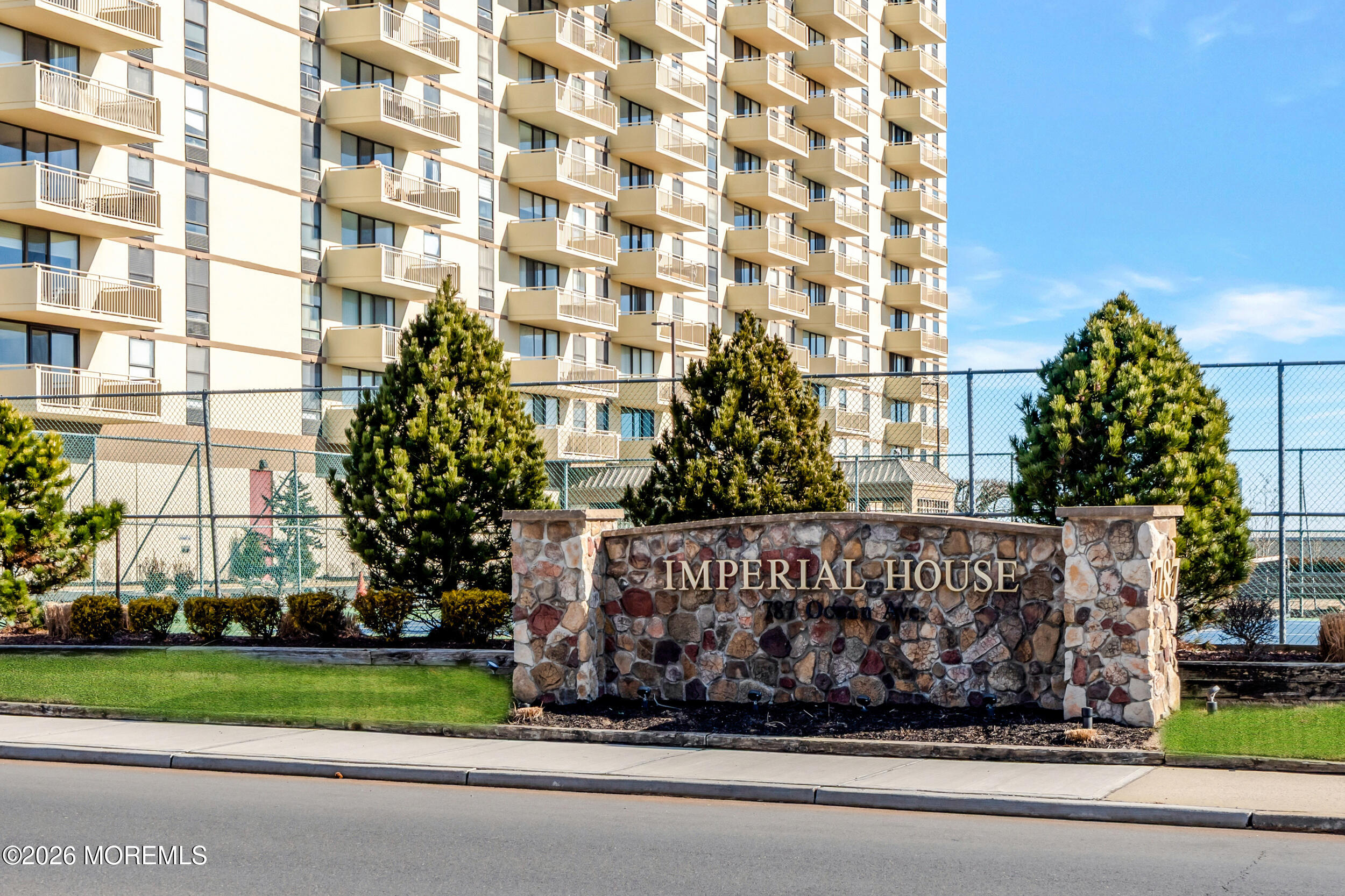 787 Ocean Avenue N 909