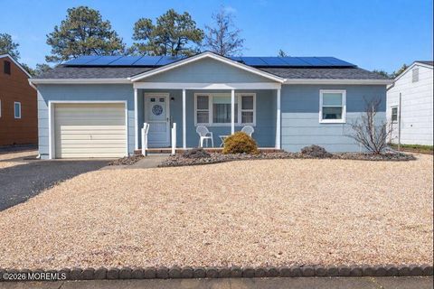 Photo of 40 Whitmore Drive, Toms River, NJ 08757 (MLS # 22601718)