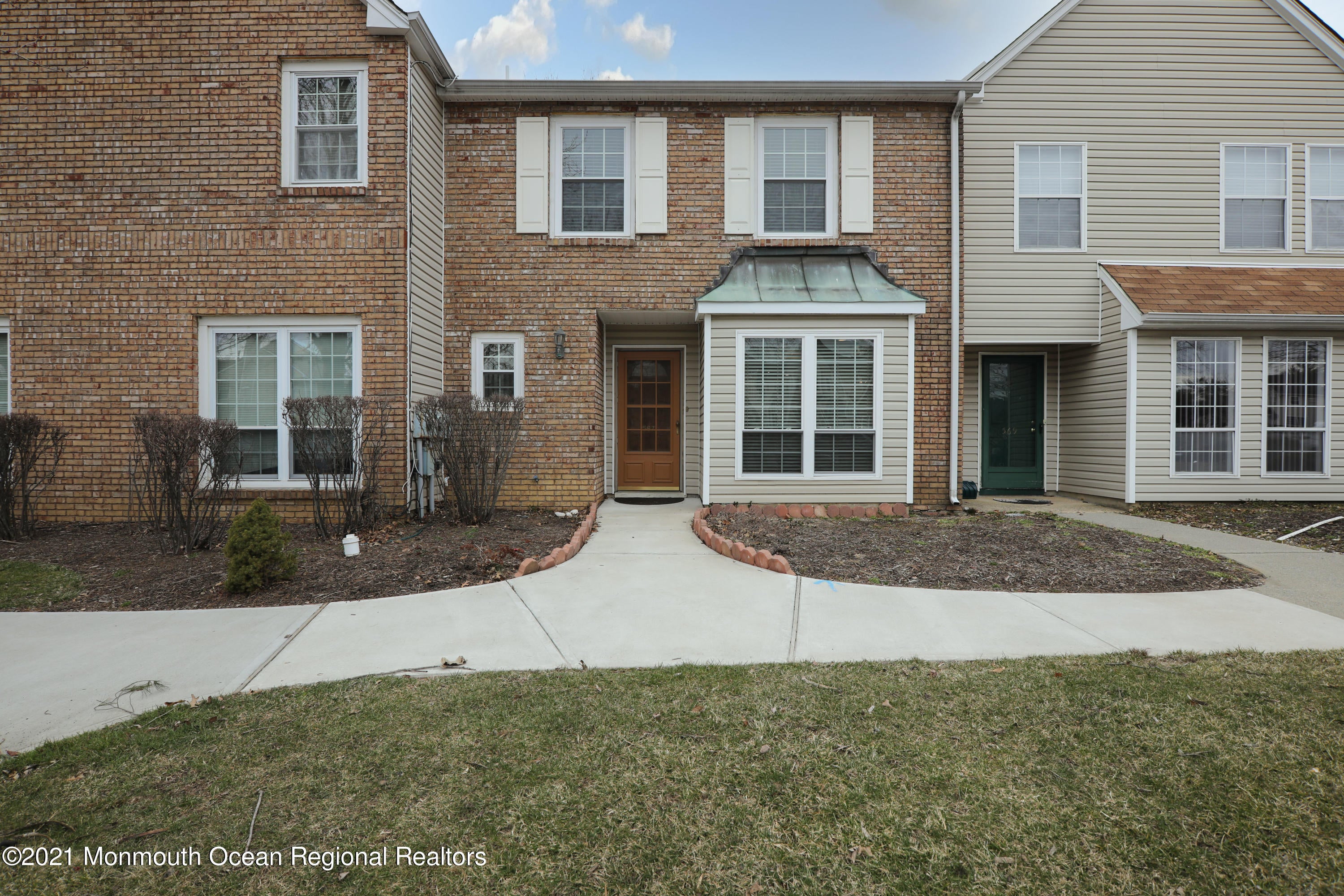 Photo 1 of 19 — 567 Manchester Place, Morganville, NJ 07751