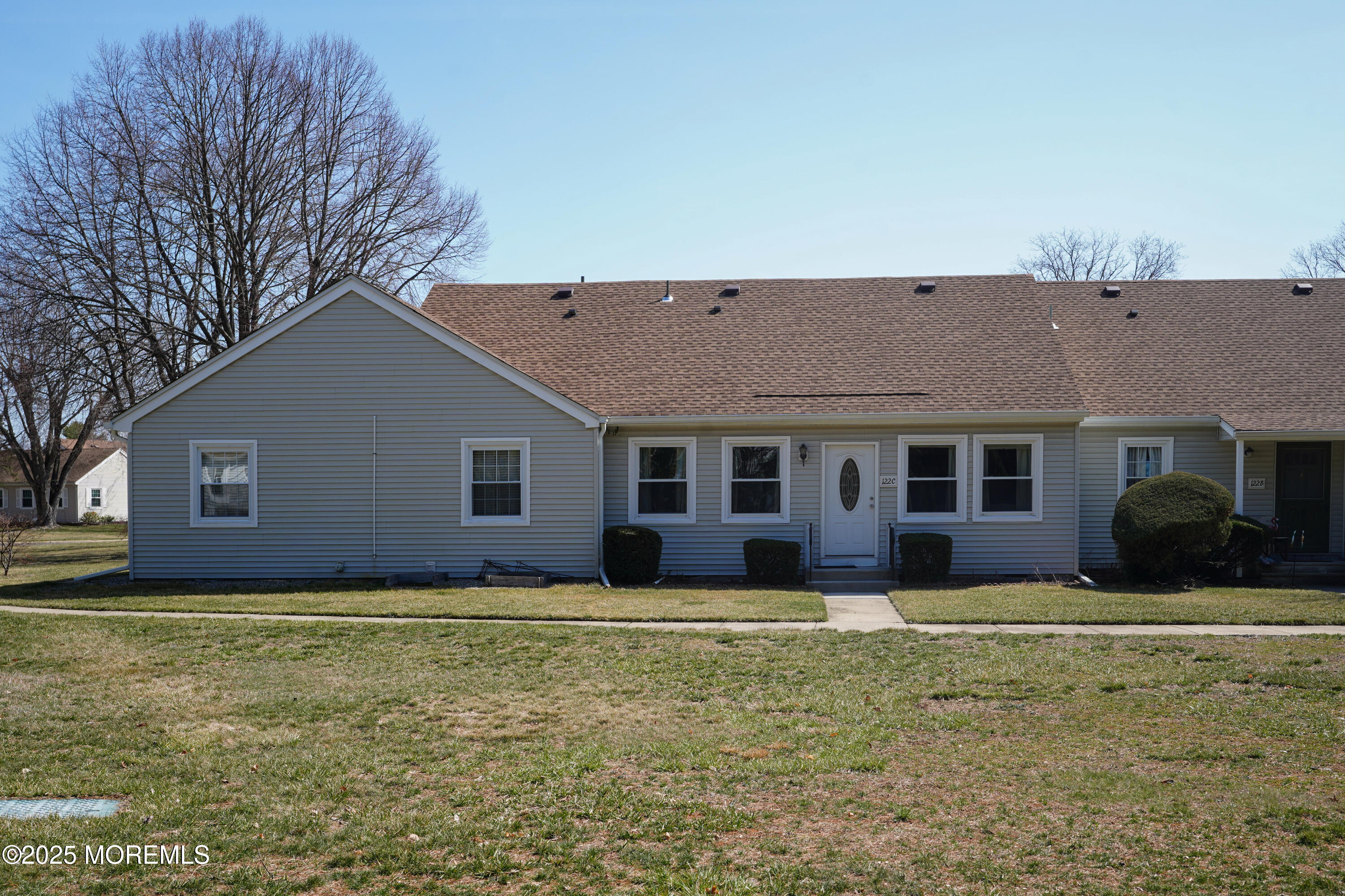 122C Muhlen Platz #1000, Freehold, New Jersey image 2