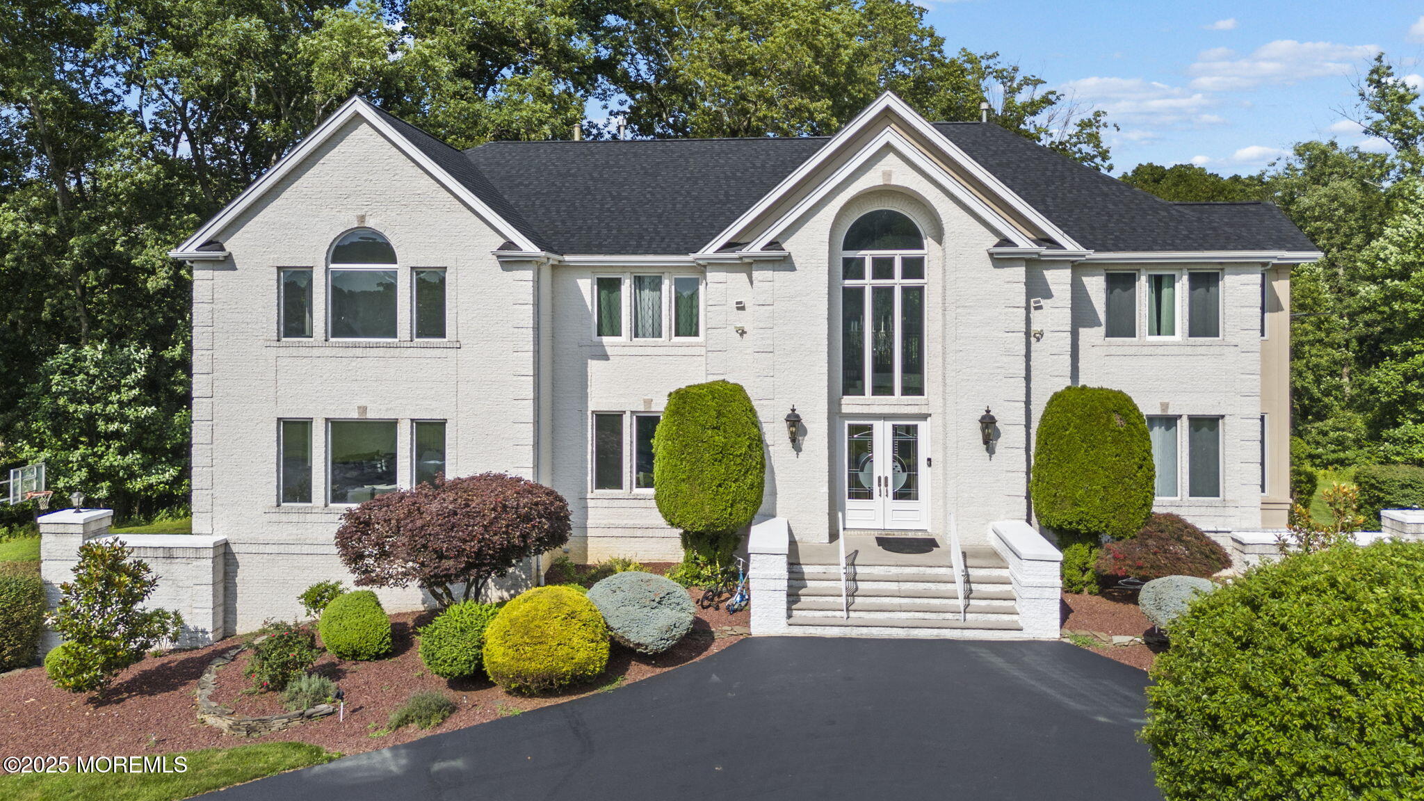 16 Shallow Brook Road