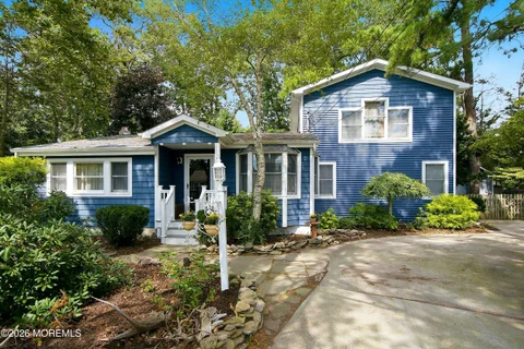 MLS: 22621546