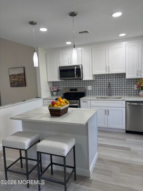 Homes For Sale - 3 Auburn Court<br/> Red Bank, NJ 07701