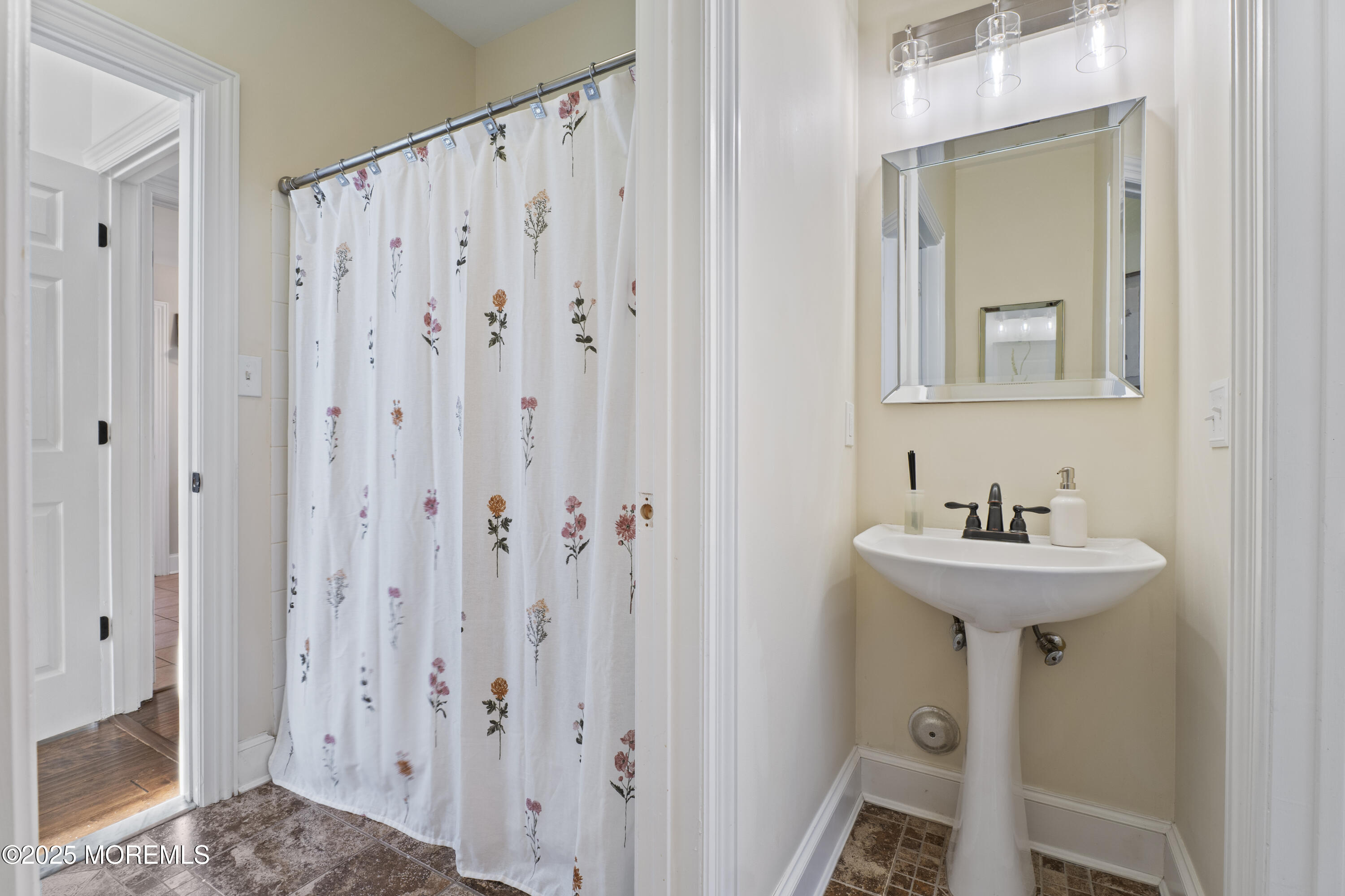 107 Plumstead Drive, Freehold, New Jersey image 24