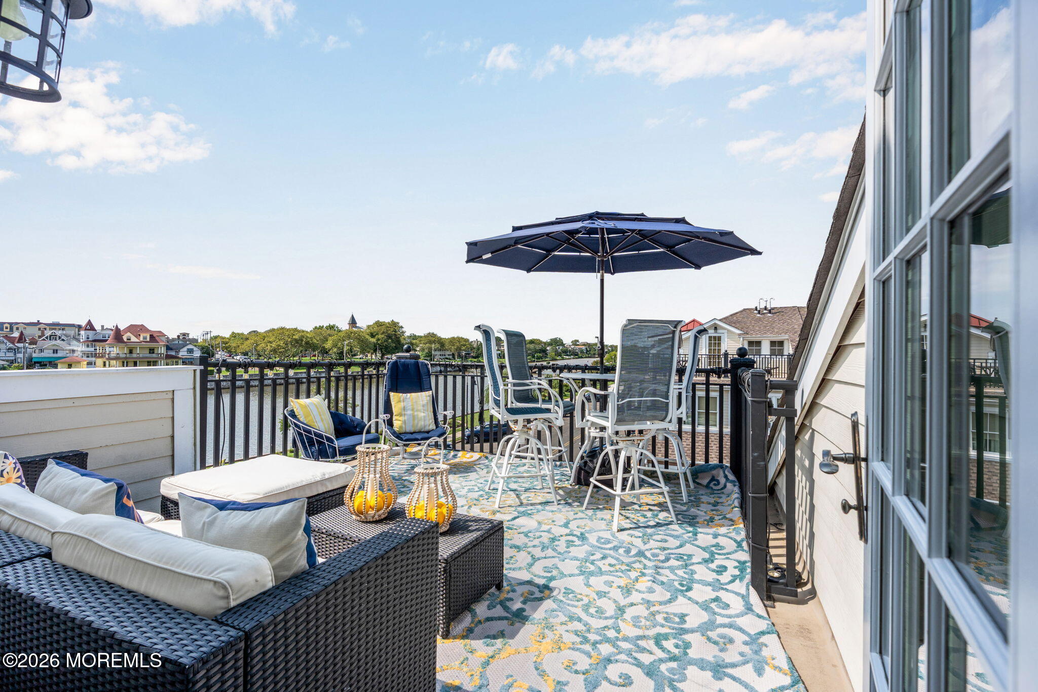301 Lake Avenue 1