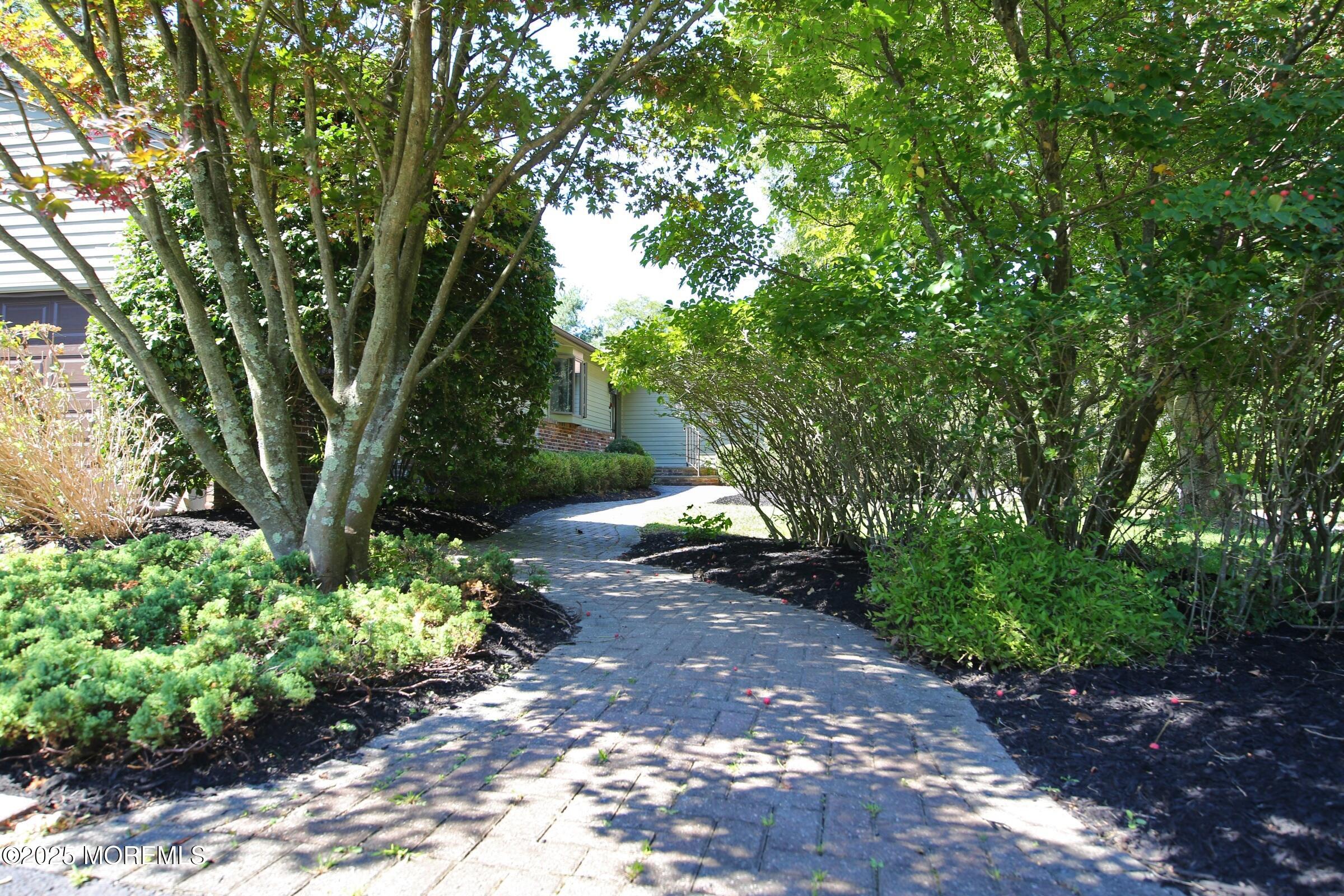 10 Farmedge Lane