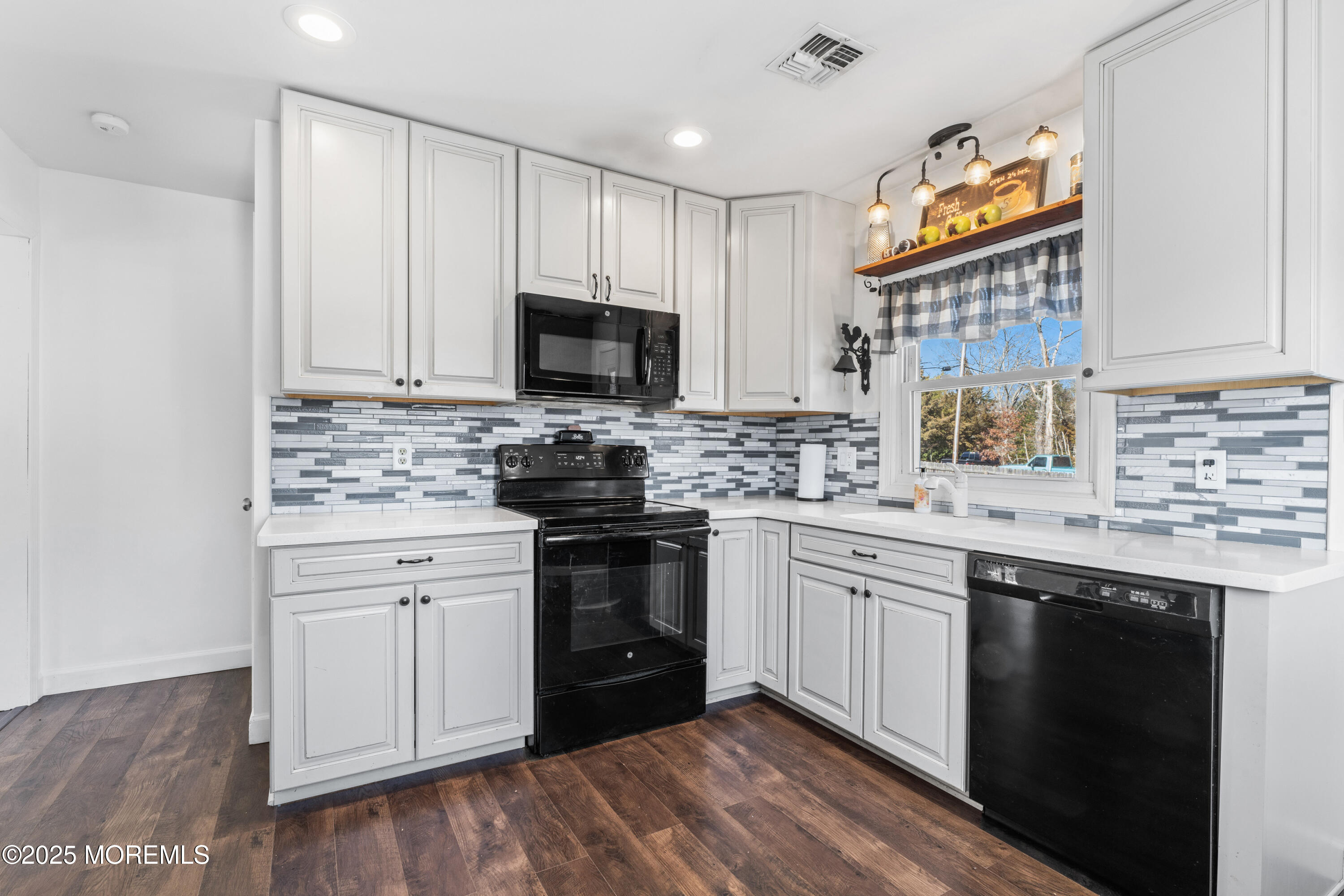 230 Elm Avenue, Manahawkin, New Jersey image 7