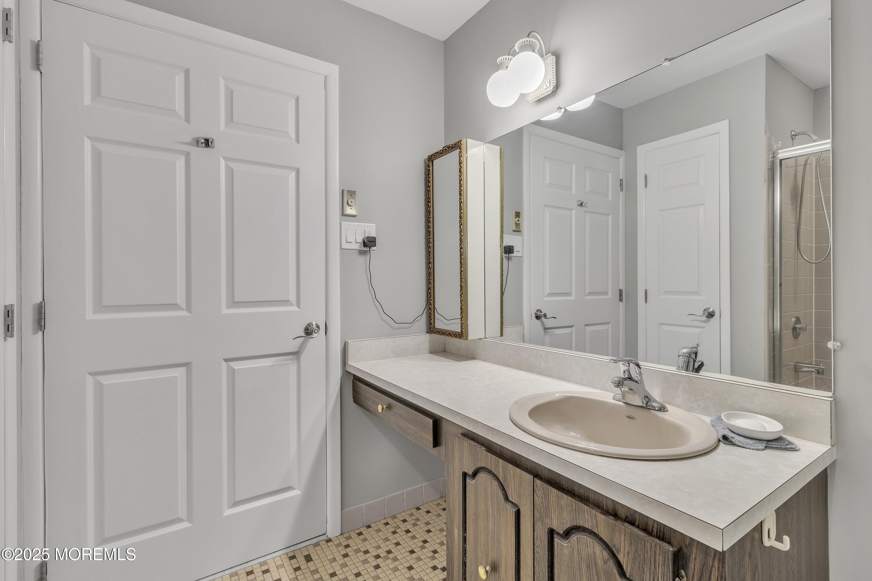 1056A Argyll Circle, Lakewood, New Jersey image 32