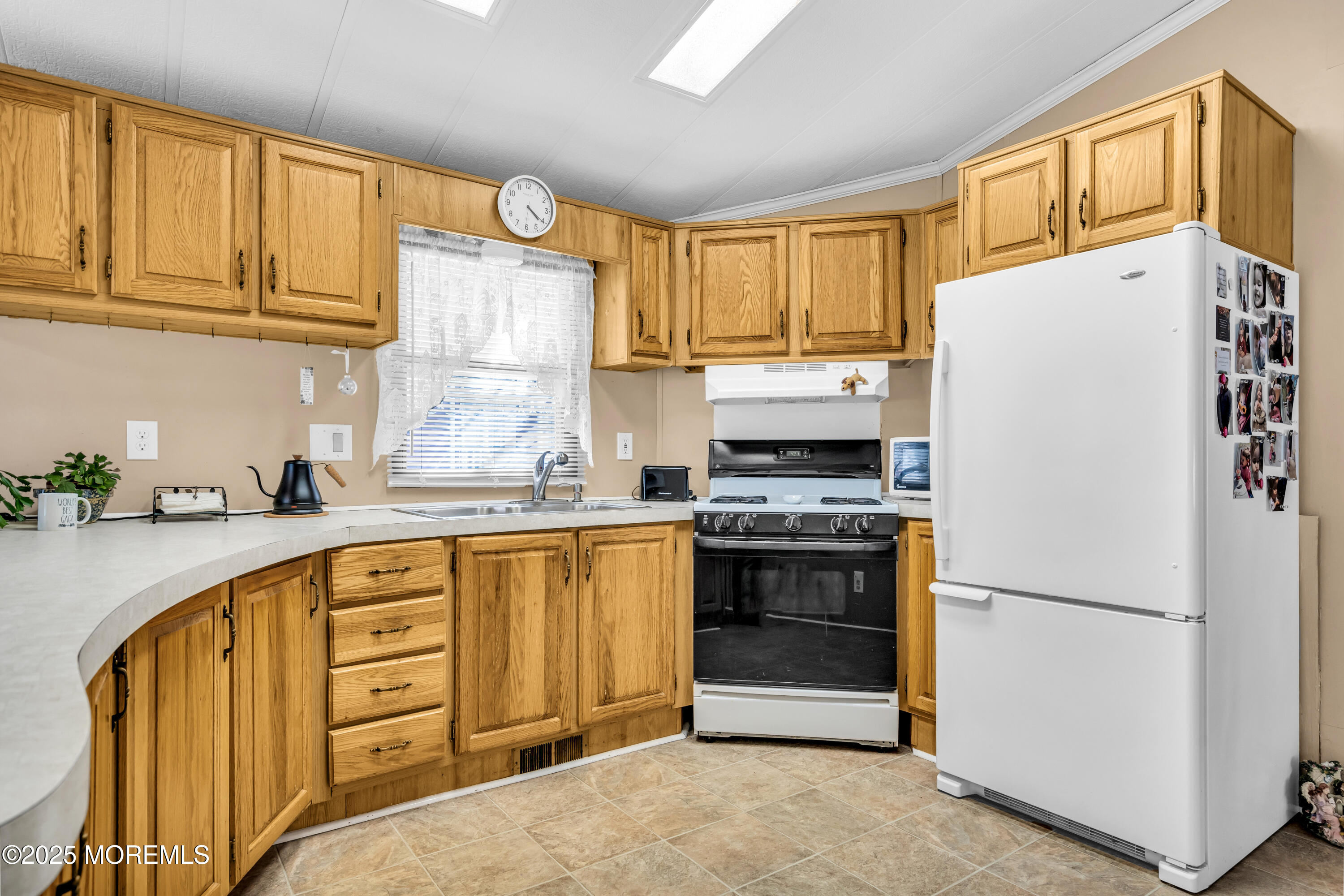 156 Village Road, Morganville, New Jersey image 15
