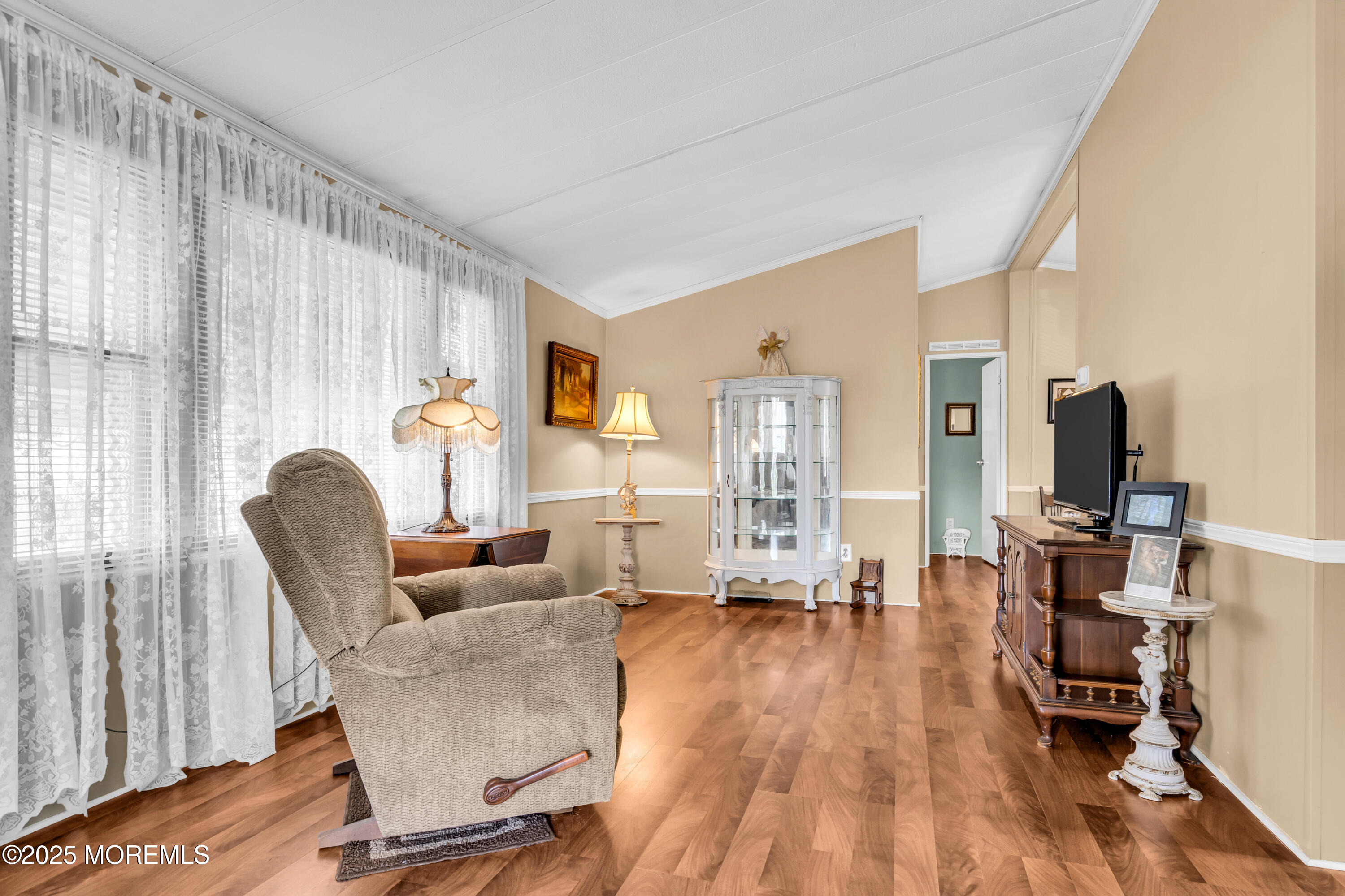 156 Village Road, Morganville, New Jersey image 11