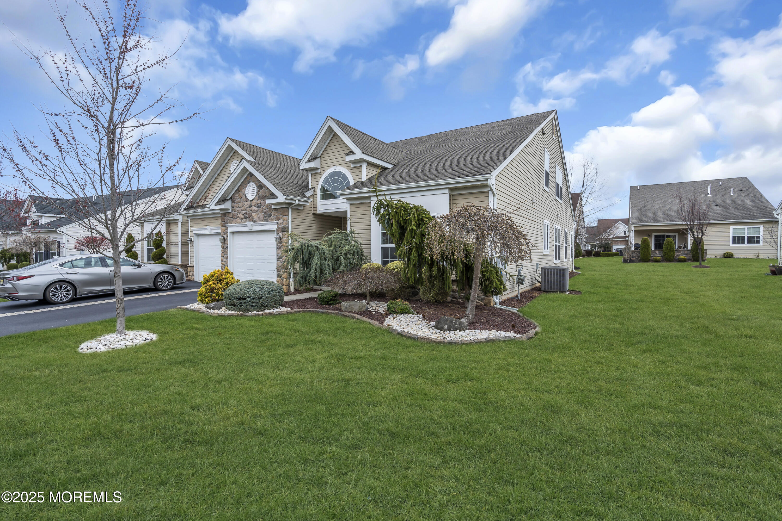 21 Gryphon Drive, Monroe Township, New Jersey image 3