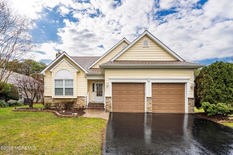 Photo of 9 Rosewood Drive, Lakewood, NJ 08701 (MLS # 22537421)