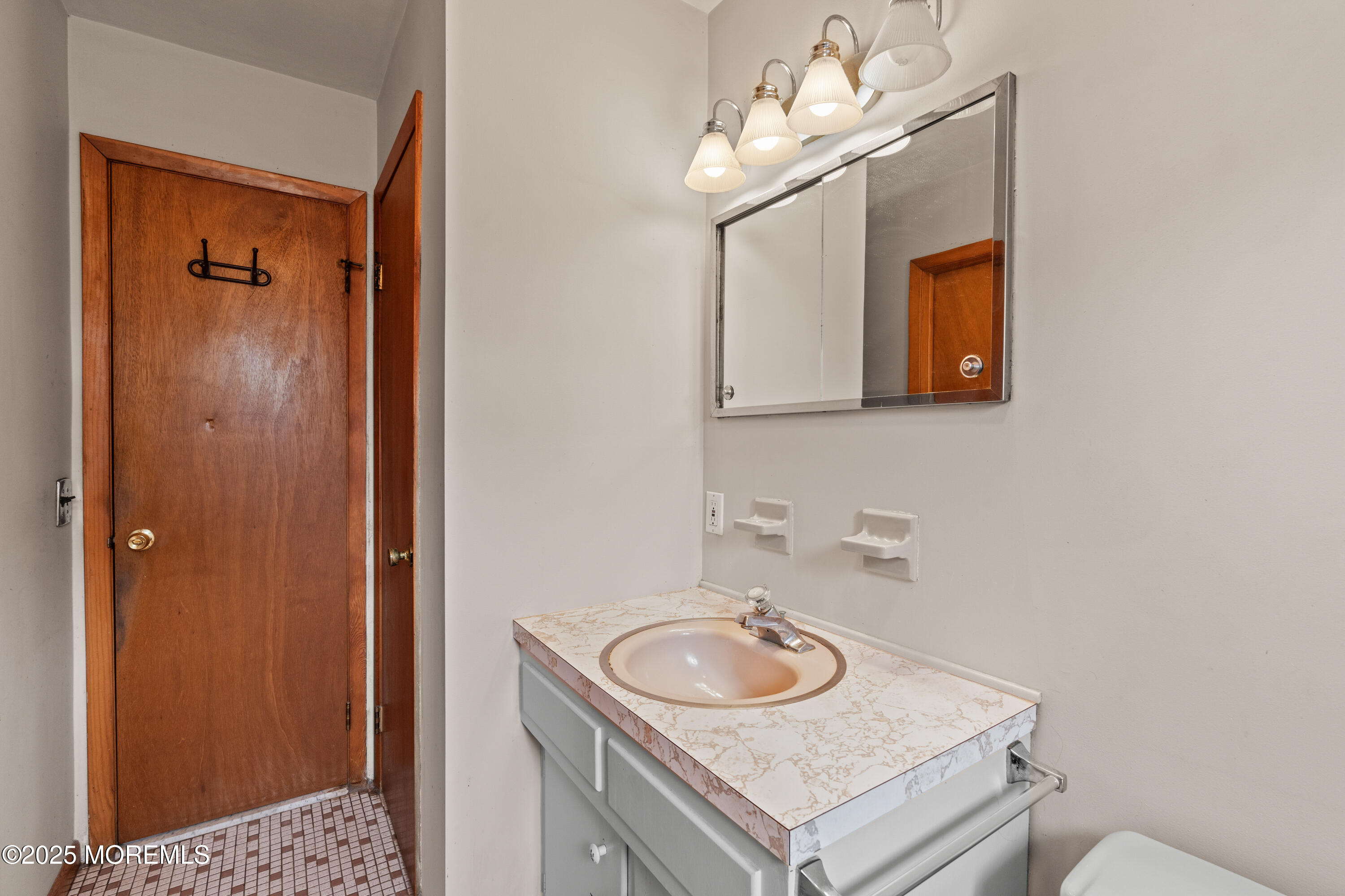 10 Tiffin Place, Bridgewater, New Jersey image 25